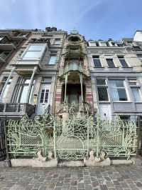 The beautiful Art Nouveau Saint-Cyr house! 🍀