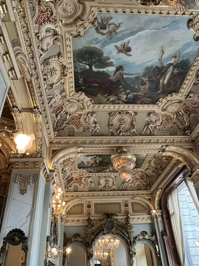 Most beautiful café in the world!😍