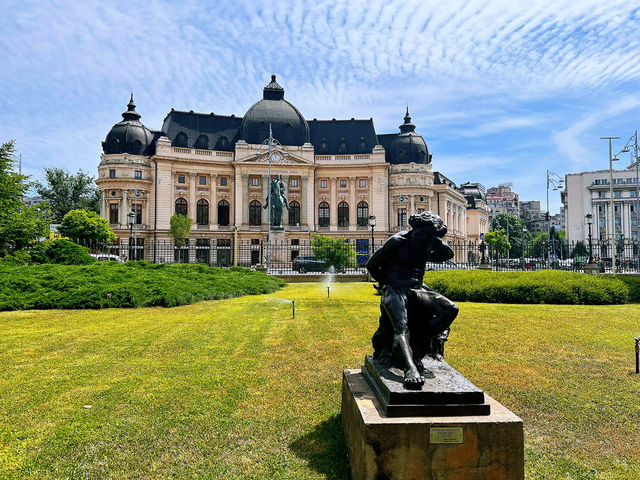 🇷🇴 Bucharest’s Old Town & a Hotel That’s Pure Gold ✨