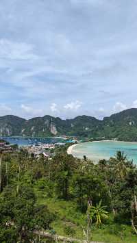 Phi Phi Viewpoint Hike – The Most Iconic View in Thailand 🌴⛰️