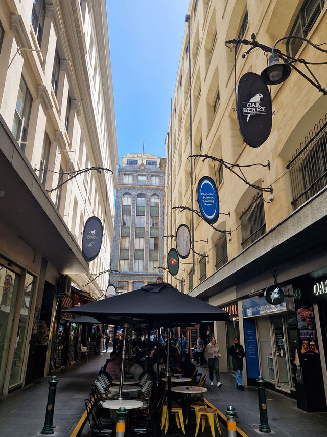 Street art and city heart — Melbourne vibes all day