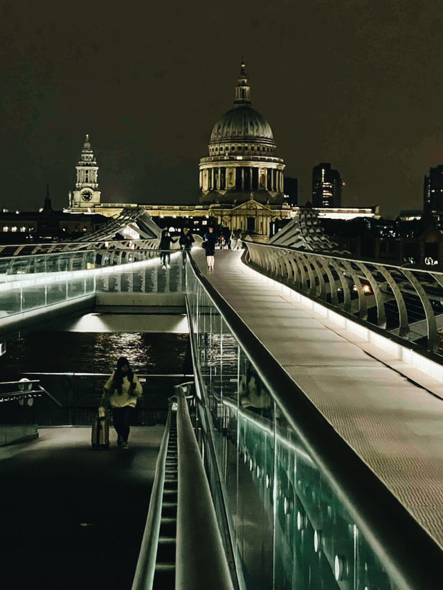 🚶‍♀️🌉 My Favorite Commute: Millennium Bridge to Westminster Along the South Bank 🌆🌿