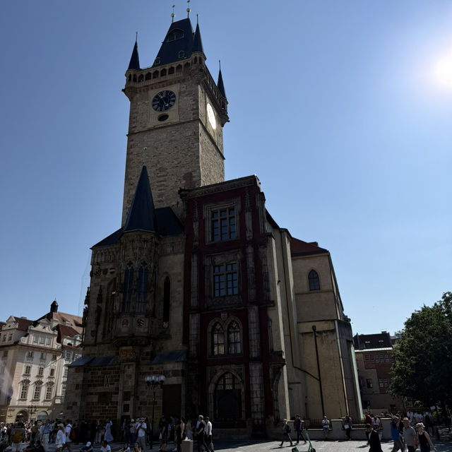 🇨🇿 Prague Travel Guide: The City of a Hundred Spires