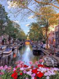 Explore the Unique Charm of Amsterdam! 🇳🇱❤️
