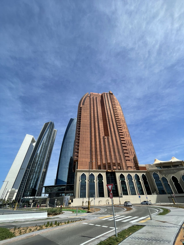 ๐๏ธ Abu Dhabi โ Luxury, Culture & Desert Skies ๐๐๏ธ ๐๏ธ Abu Dhabi โ Luxury, Culture & Desert Skies ๐๐๏ธ