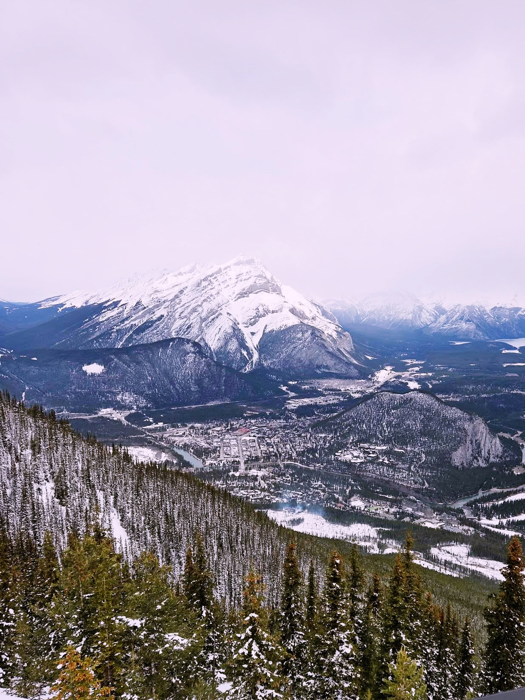 Chasing Frozen Magic: Your Ultimate Winter Wonderland Guide to Banff 🇨🇦
