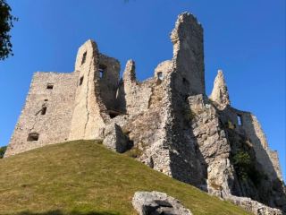 Скрытые сокровища и инста-вайб в замке Грушов, Словакия.