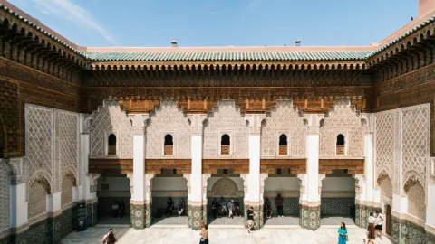 Ben Youssef Madrasa… Sebuah sekolah agama kuno di jantung kota Marrakech。 — traveler post in Marrakech