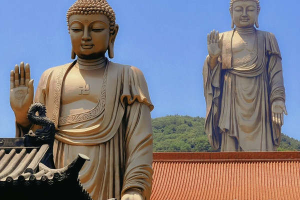 World's tallest bronze Buddha statue!!!!