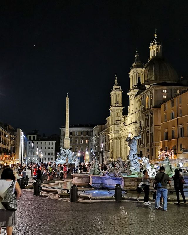 Experiencing the Magic of Piazza Navona: A Journey Through Rome's Timeless Beauty 🏰🇮🇹