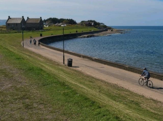 A Nice Walk Along a Beach🏴󠁧󠁢󠁳󠁣󠁴󠁿