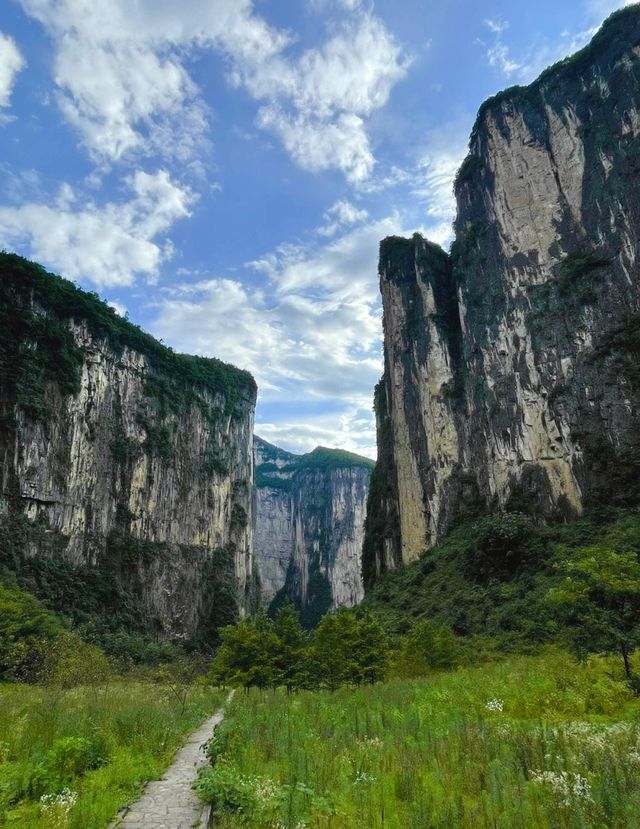 深入世界最大的天然山門——旱夔門！