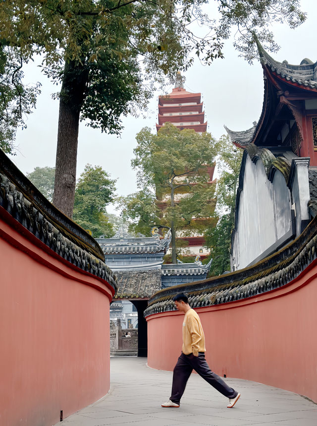 武侯祠同款｜僅5R去打卡這座千年古剎拍紅牆
