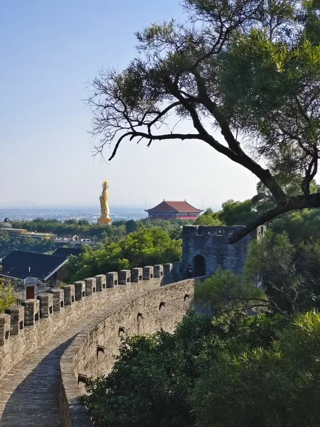 Enjoying a trip to Lotus Mountain in Guangzhou