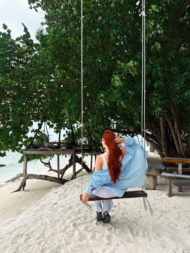 Thulusdhoo Island, Maldives 🇲🇻🏝️