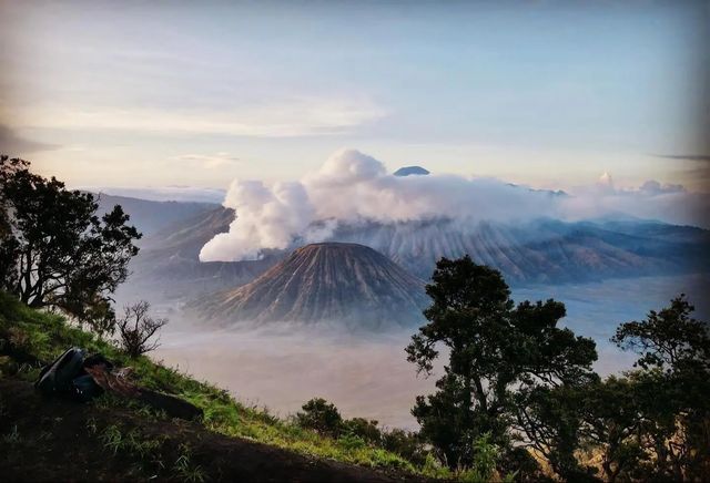 布羅莫火山地球最像月球的地方，附攻略