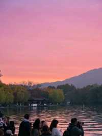 Romance is in the Hangzhou Park ❤️🇨🇳