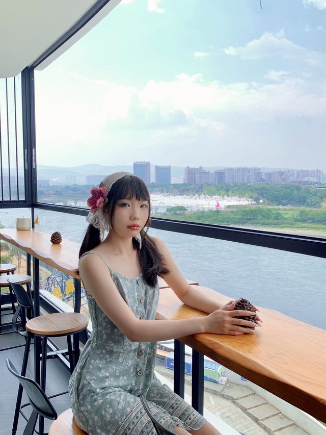 西雙版納可以看江景的洞穴酒店
