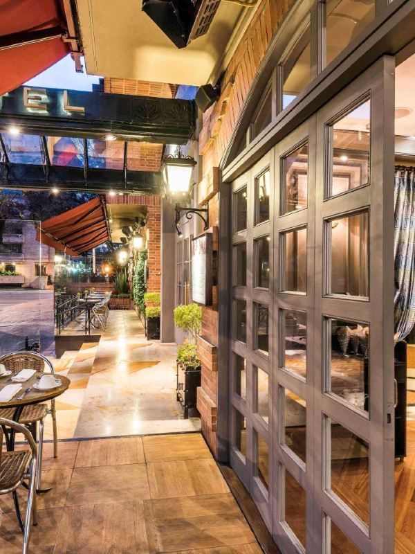 🌟✈️ Bogota's Best Beds: Luxe Sleeps & Eats! 🛎️🍽️