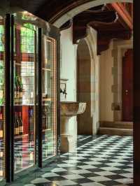 🏰✨ Enchanting Frankfurt Castle Stay: Schlosshotel Kronberg