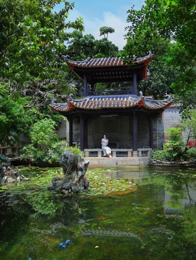 Mistakenly thinking I was in the Jiangnan area, I found the Lingnan ancient style gardens to be even more charming