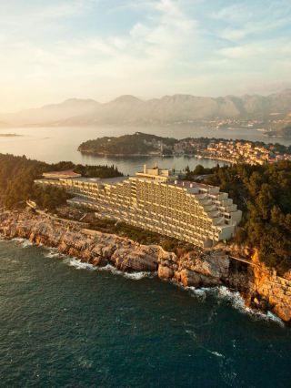🌟 Dubrovnik Delights: Croatia's Coastal Gem Hotels 🌊
