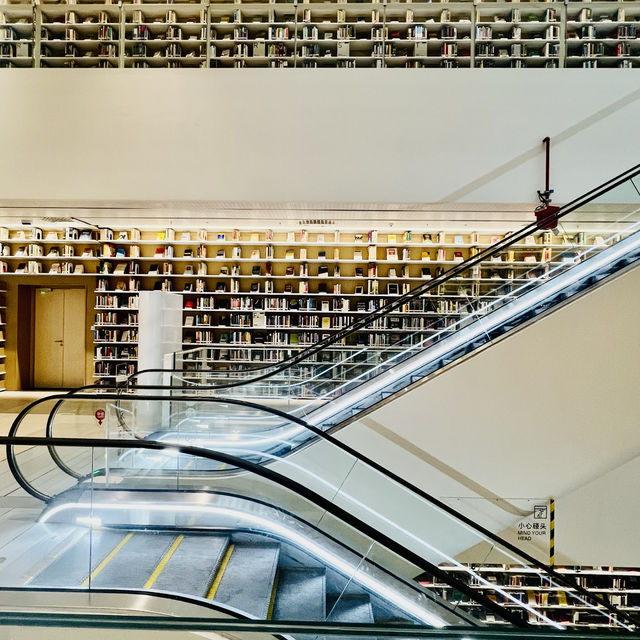 種草深圳圖書館北館啦，環境高大上哦