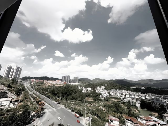 《凤凰凯盛酒店，帶你領略古城風情》。
