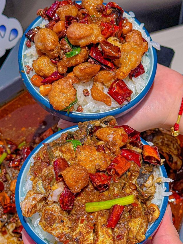 西安的烤魚都這樣捲起來,不誇張值得N刷。