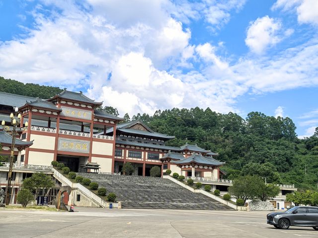 旗山萬佛寺。