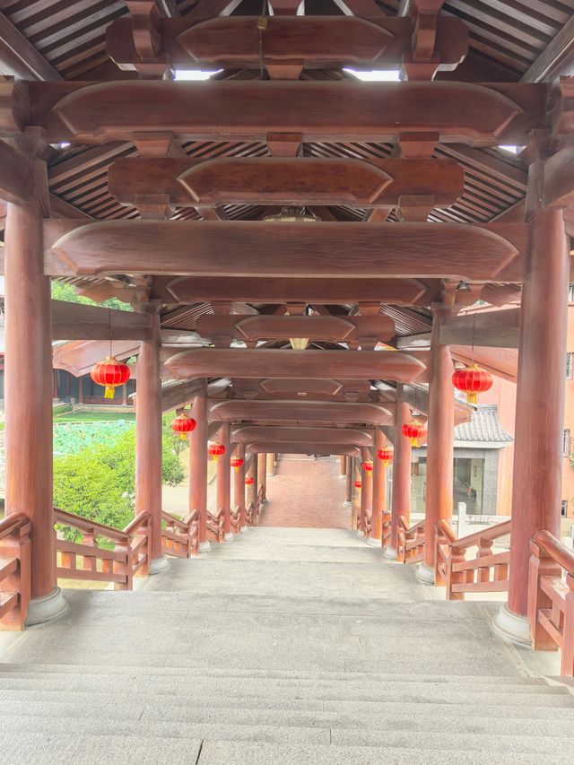 旗山萬佛寺。