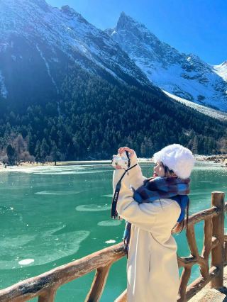 11.9 Bipenggou Live, 3 hours from Chengdu to see snow-capped mountains and lakes. 