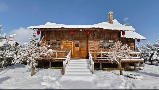 松鳴岩滑雪場