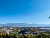陽光麗江，冬日盛景 在麗江，陽光與雪山撞個滿懷。