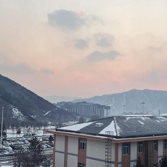 富龍小鎮，雪上的奇幻樂園