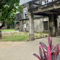 Fort Santiago: Enjoy Beauty Growing through Ancient Ruins!