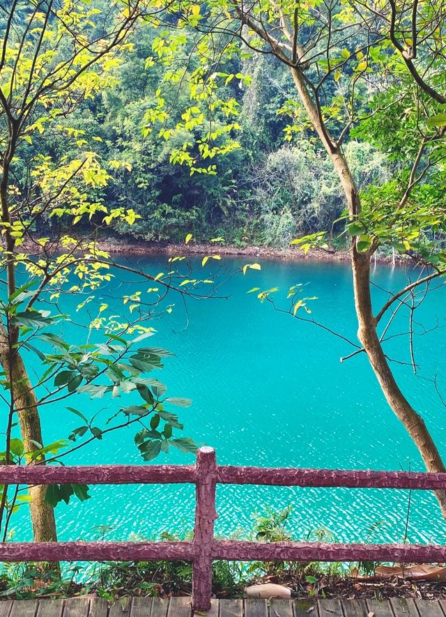 「小九寨溝」青山綠水