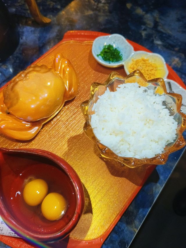 請人食帝王蟹，呢間餐廳真係好有排場