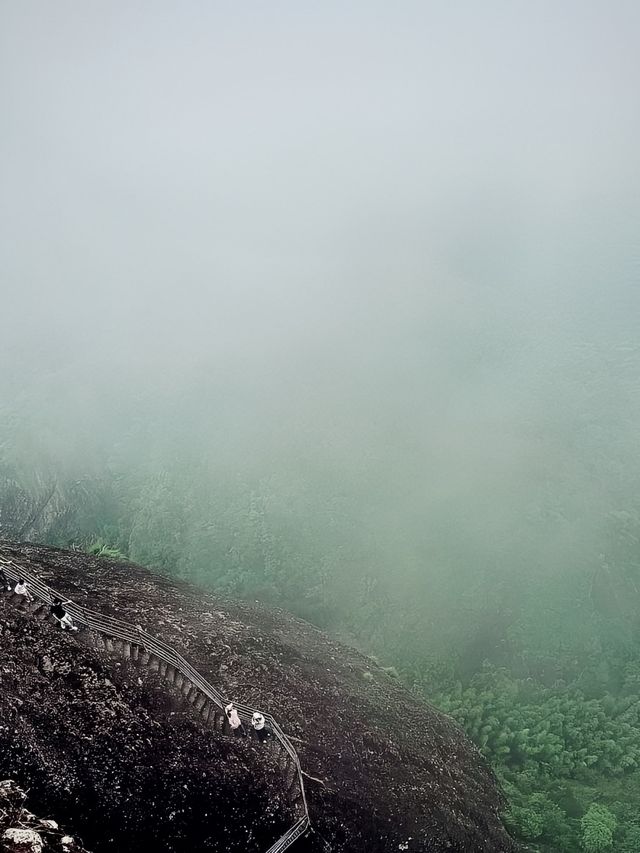 一線天震撼奇山怪石
