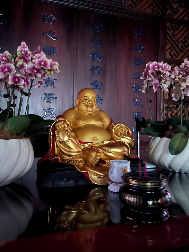 🕊️ Linyin Temple: Serenity in Stone 🍃