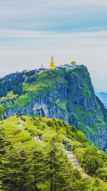 峨眉山：於雲海佛光間開啟身心治癒之旅