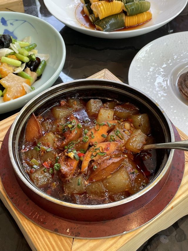 西安！喺充滿春意嘅湖畔中餐廳