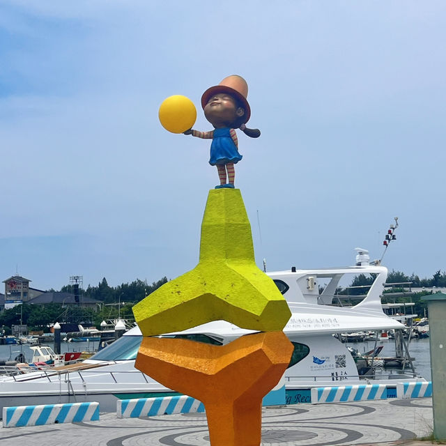 🌊 Morning Peace, Afternoon Buzz at Tamsui Fisherman’s Wharf