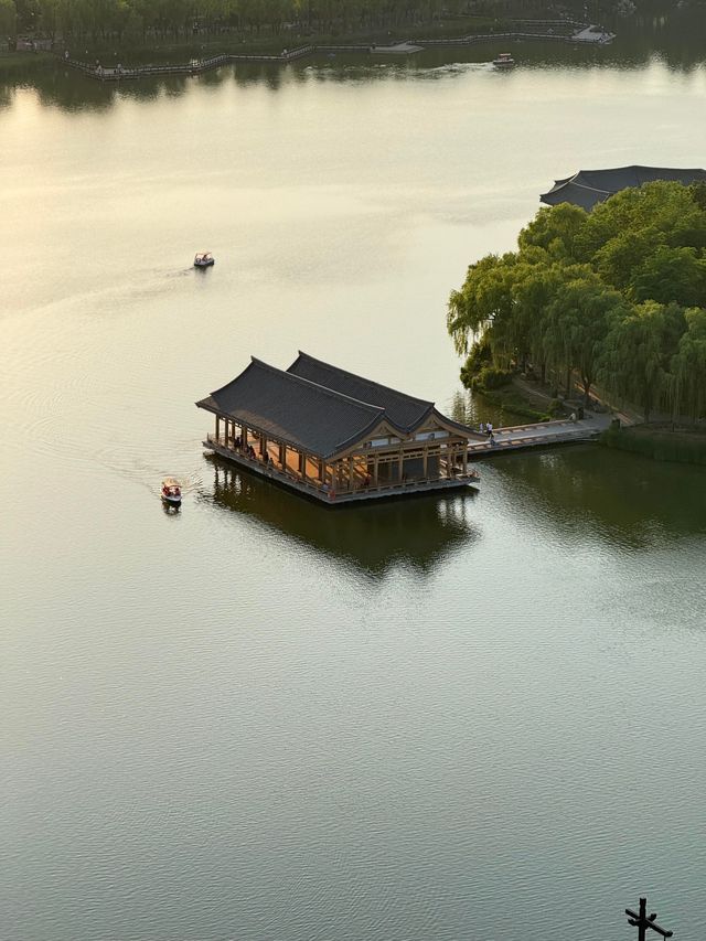 西安呢間酒店真係正到爆！！湖景超靚，位置好又唔好