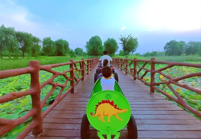 周末好去處！這裡竟然藏着一個「海濱公園」