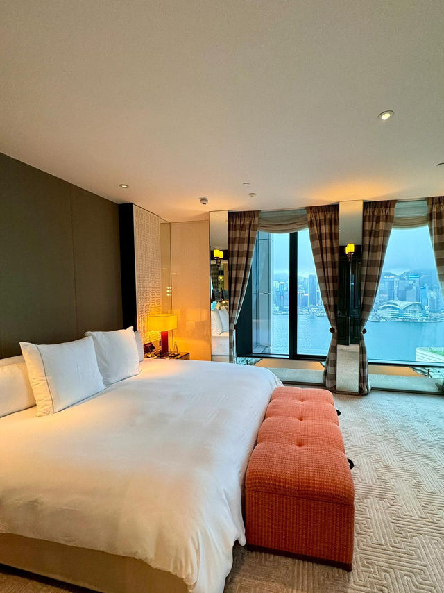 🇭🇰香港瑰麗酒店｜海景行政套房開箱！奢華到像住進星際空間✨