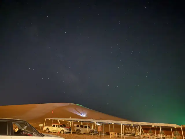 Desert Camping Paradise in Zhongwei: Perfect for Family Trips!