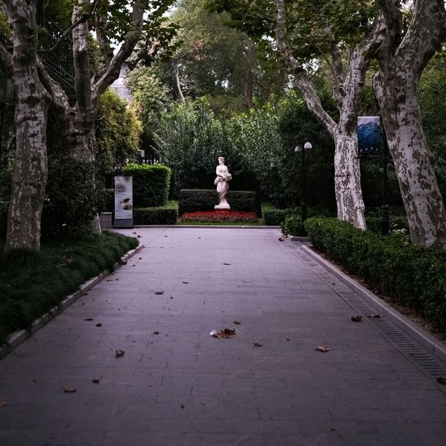 🗿 Statues in Fuxing Park: Art in the Heart of Shanghai
