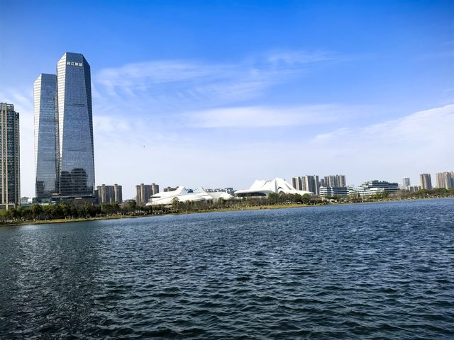 長沙「森林系遠足」：從梅溪湖到桃花嶺獨享整片城市綠洲 在長沙，隱藏著一條將湖光、山景、野趣一網打盡的