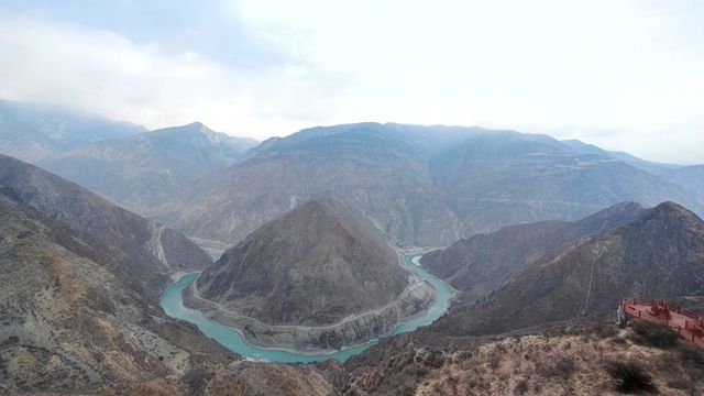 冒雪勇闖金沙馬蹄灣梅里十三峰，我畫給你看！